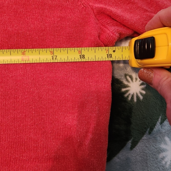 Vineyard Vines 1/4 zip sweater - Picture 4 of 4